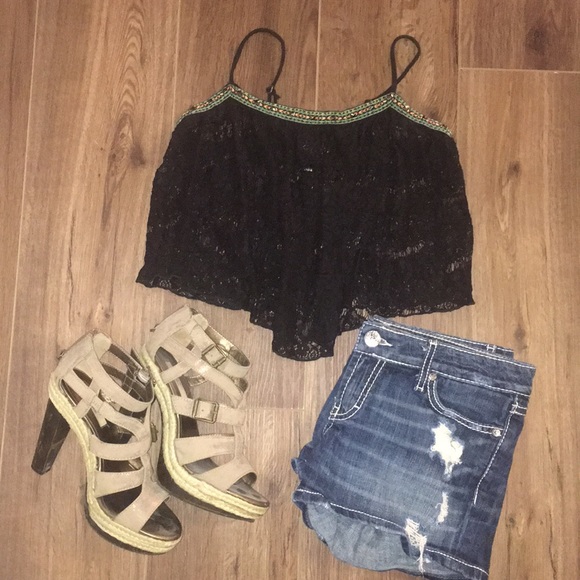 Daytrip Tops - Day trip lace crop top